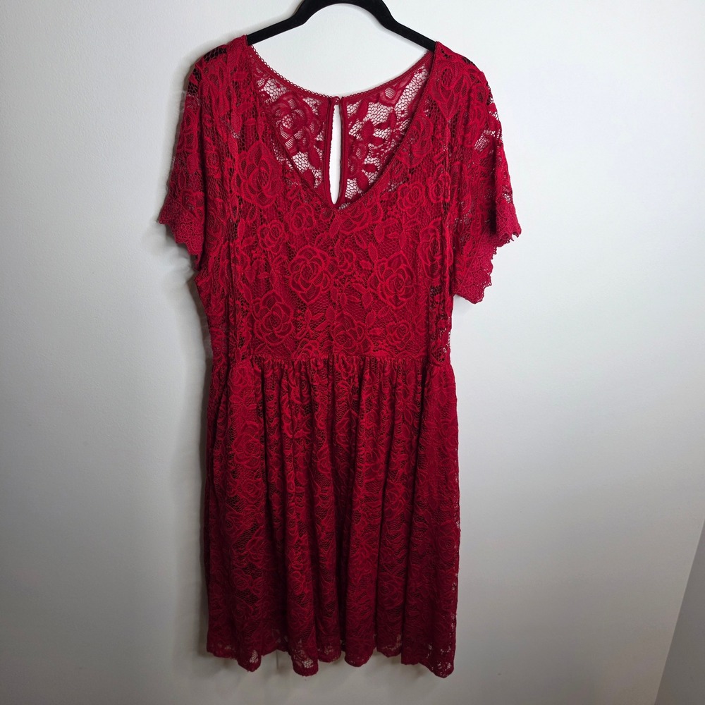 Torrid Lace Dress Womens 1 (1X) Red Floral V-Neck Fit Flare Short Sleeve Pocket